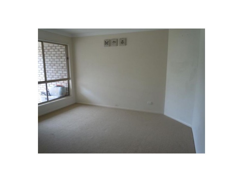 8 Cheihk Crescent, Collingwood Park QLD 4301