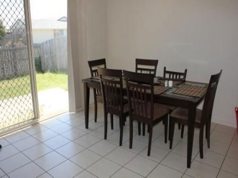 82 Lake Manchester Street, Logan Reserve QLD 4133