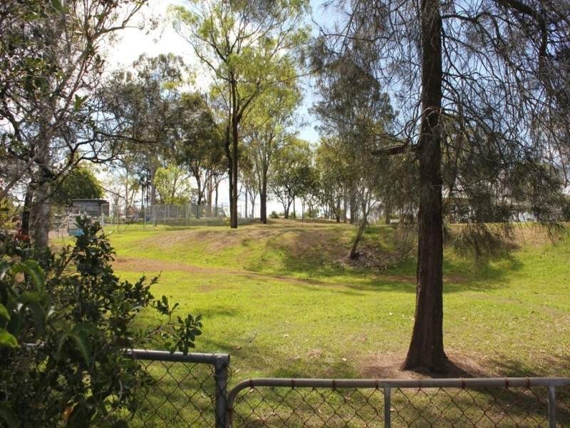 3 Armstrong St, Petrie QLD 4502