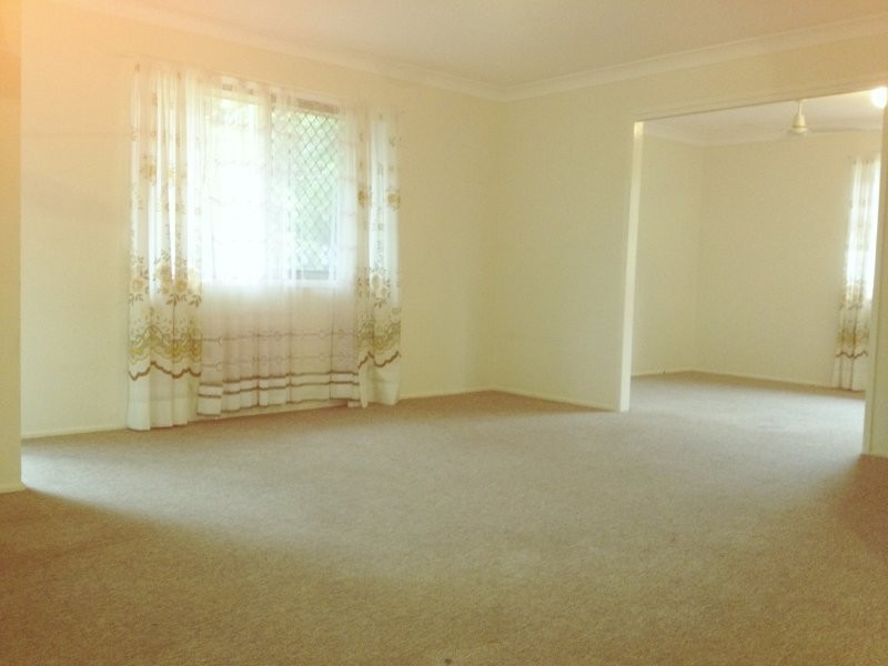 94 Waratah Dr, Crestmead QLD 4132