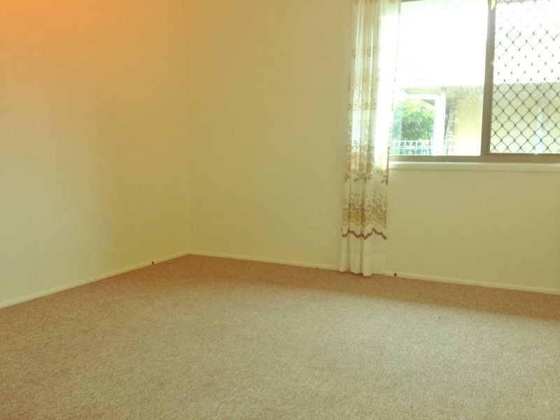 94 Waratah Dr, Crestmead QLD 4132