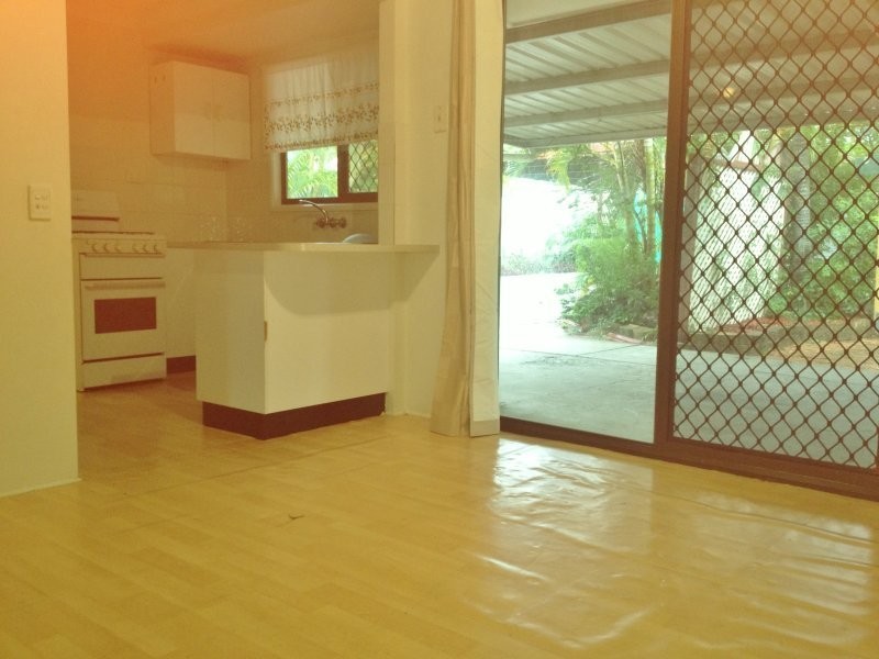 94 Waratah Dr, Crestmead QLD 4132