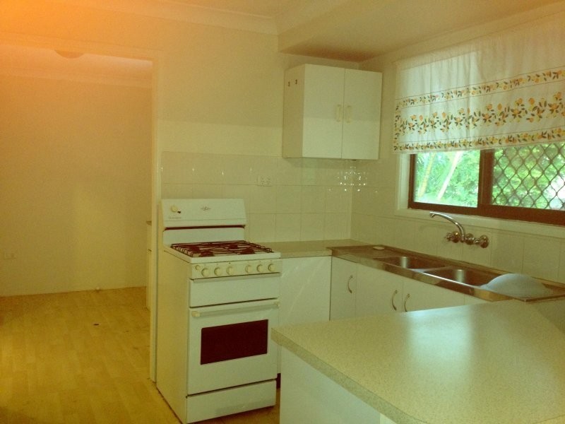 94 Waratah Dr, Crestmead QLD 4132