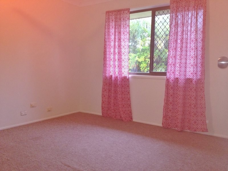 94 Waratah Dr, Crestmead QLD 4132