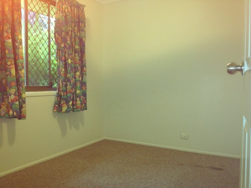 94 Waratah Dr, Crestmead QLD 4132