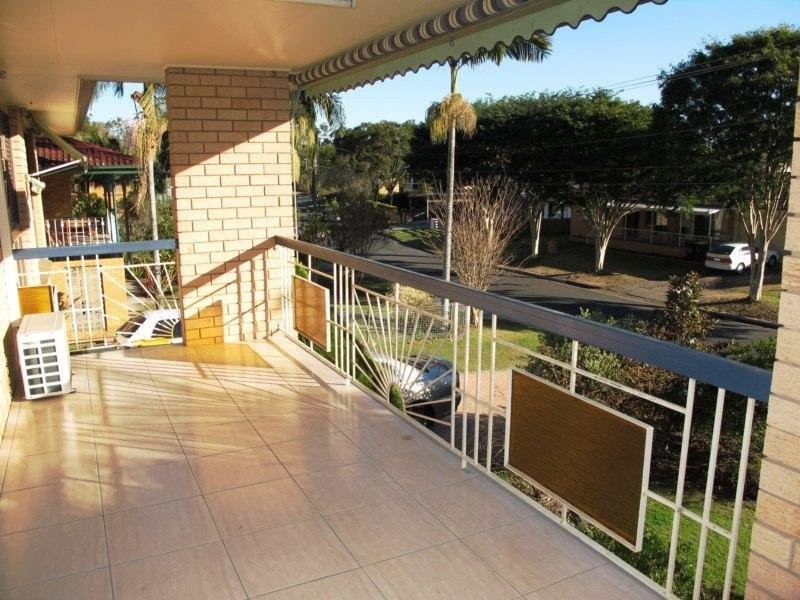 37 Bedser St, Macgregor QLD 4109