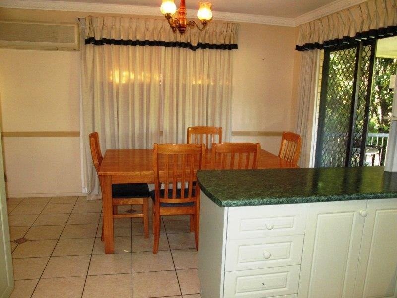 37 Bedser St, Macgregor QLD 4109