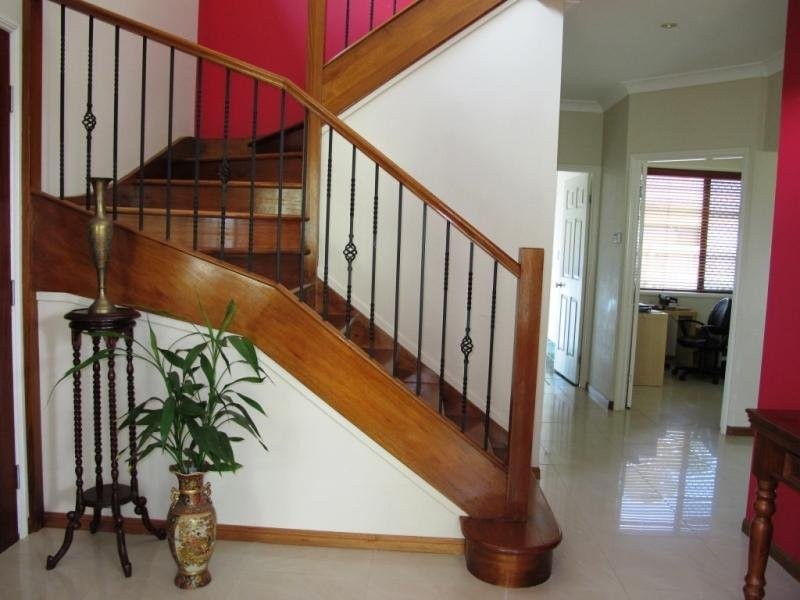 10 Regent St, Eight Mile Plains QLD 4113