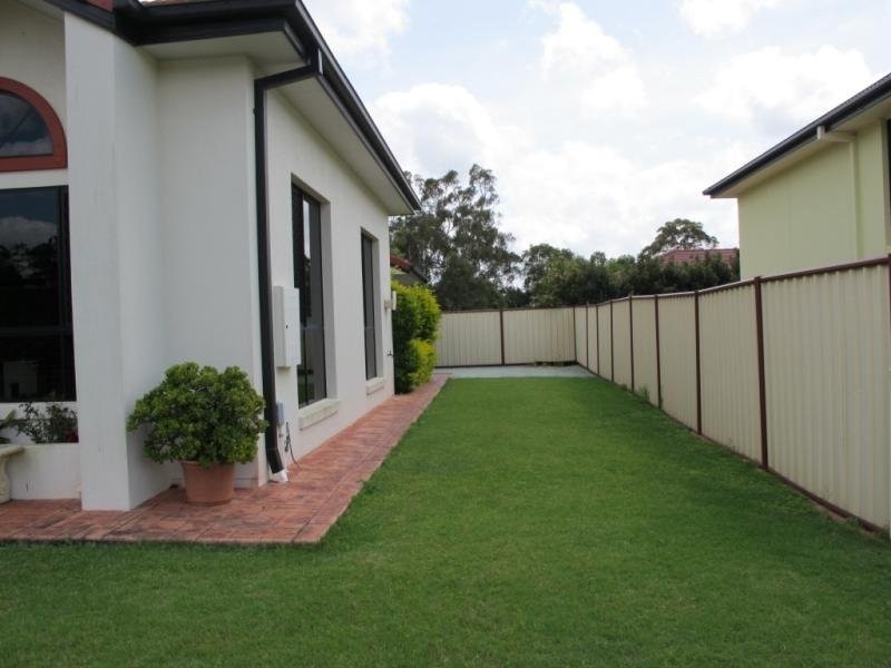 10 Regent St, Eight Mile Plains QLD 4113