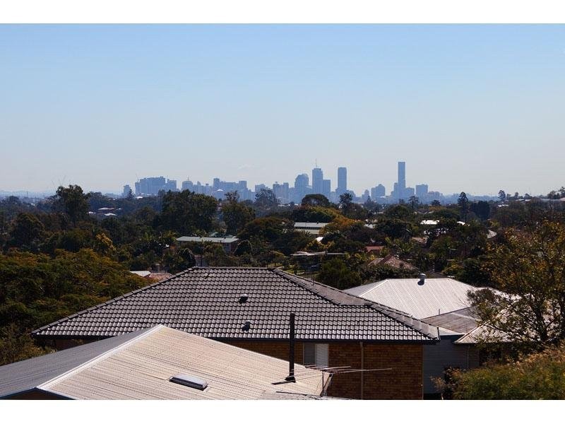 36 Mulsanne St, Holland Park West QLD 4121