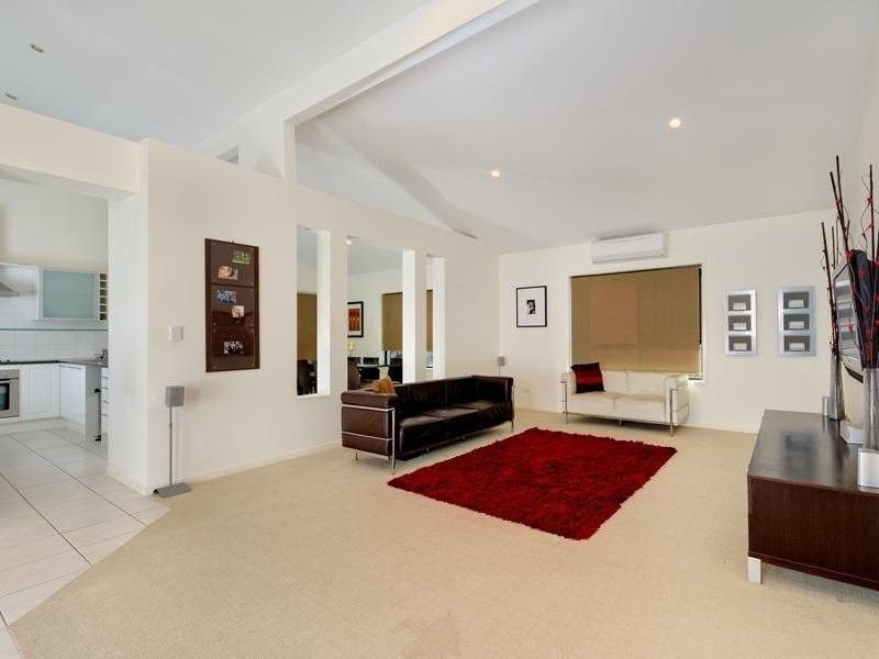 18 Lillydale Pl, Calamvale QLD 4116