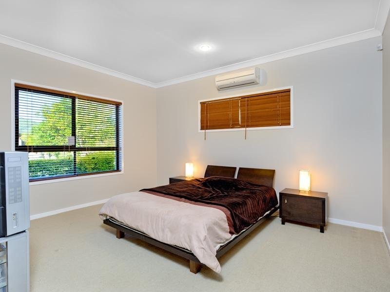 18 Lillydale Pl, Calamvale QLD 4116