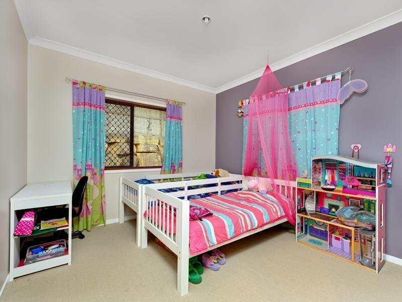 18 Lillydale Pl, Calamvale QLD 4116