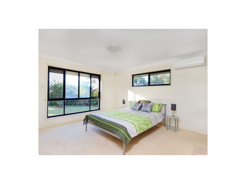 15 Greenhaven Crescent, Kuraby QLD 4112