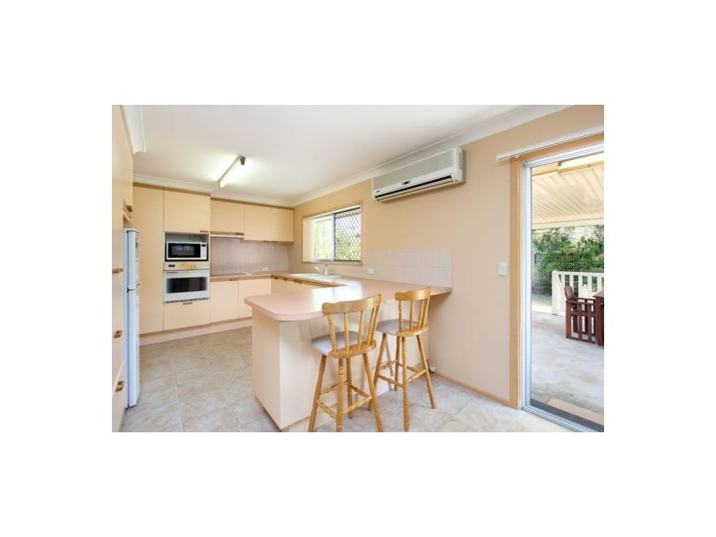 15 Laver Street, Macgregor QLD 4109