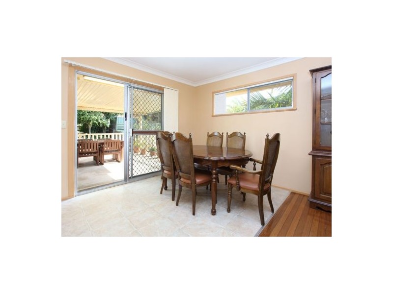 15 Laver Street, Macgregor QLD 4109