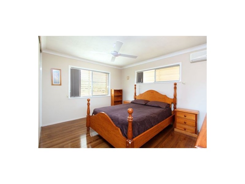 15 Laver Street, Macgregor QLD 4109