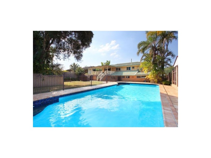 15 Laver Street, Macgregor QLD 4109