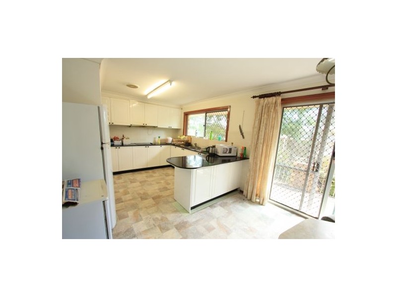 4 Dalveen St, Coopers Plains QLD 4108