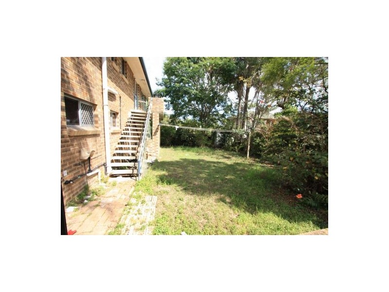 4 Dalveen St, Coopers Plains QLD 4108