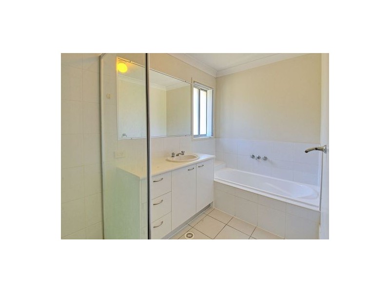 1 Mead Pl, Calamvale QLD 4116