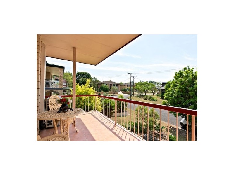 16 Fernshaw St, Macgregor QLD 4109