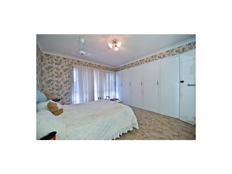 16 Fernshaw St, Macgregor QLD 4109
