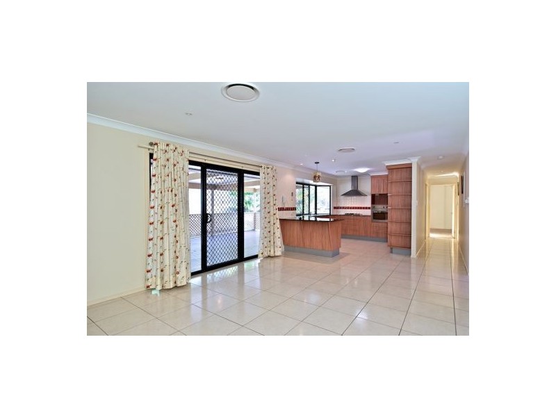 429-433 Springwood Rd, Springwood QLD 4127