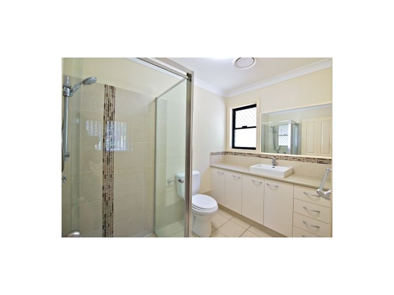 429-433 Springwood Rd, Springwood QLD 4127