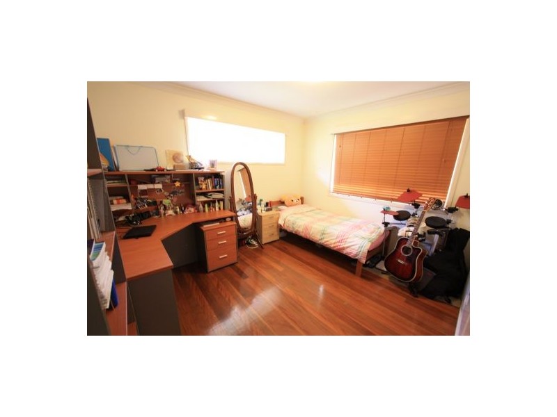 9 Nevern, Macgregor QLD 4109