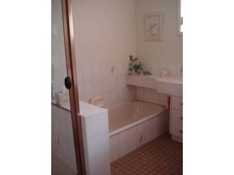 12 Nevern, Macgregor QLD 4109