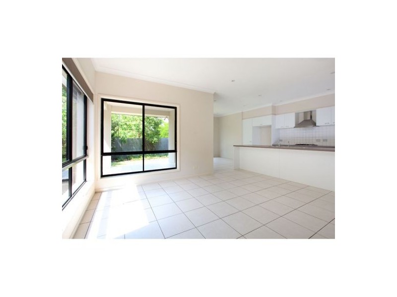 136 Tristania Way, Mount Gravatt East QLD 4122