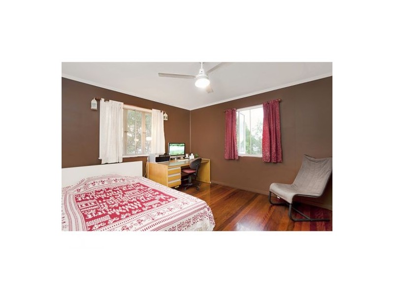 306 Mount Gravatt Capalaba Rd, Wishart QLD 4122