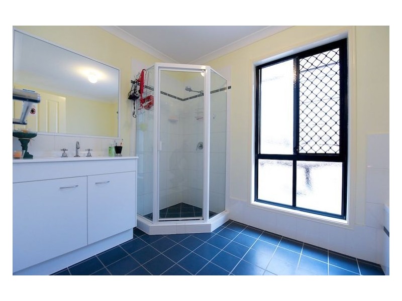 22 Lillydale Pl, Calamvale QLD 4116