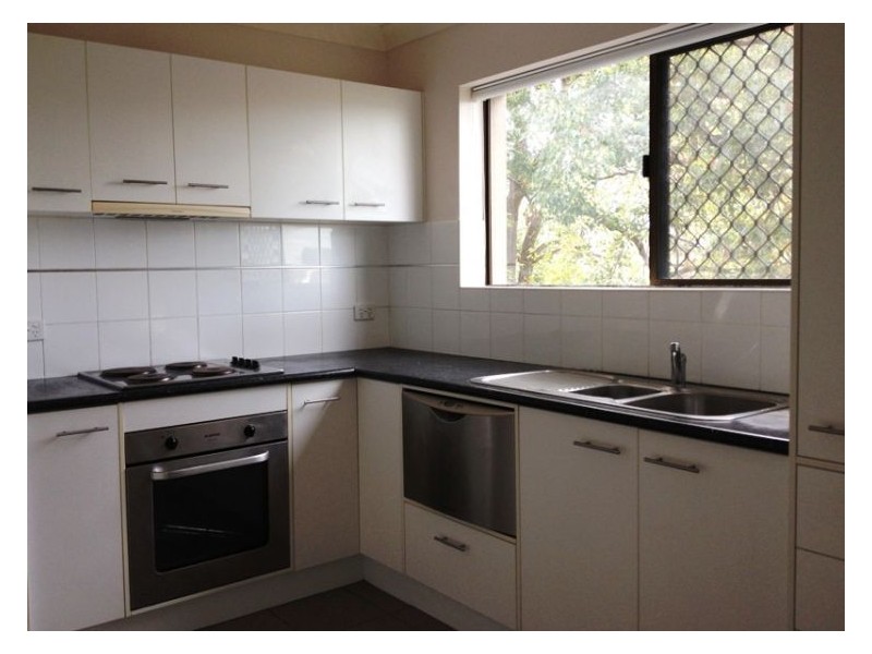 70 Hilltop Avenue, Chermside QLD 4032