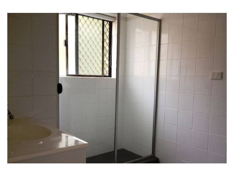 70 Hilltop Avenue, Chermside QLD 4032