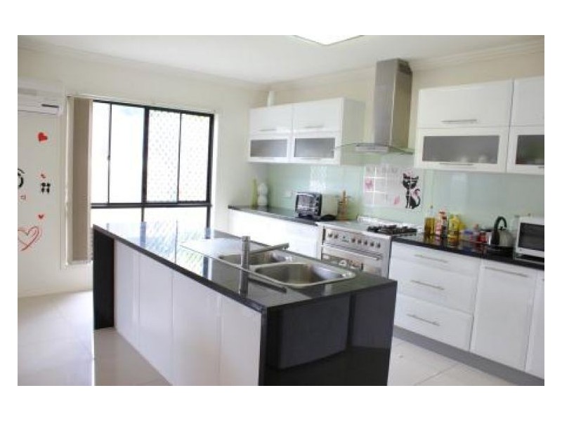 18 Crane Cr, Runcorn QLD 4113