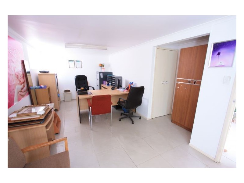 10 Nevern St, Macgregor QLD 4109