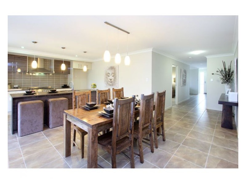 8 Dongola Street, Durack QLD 4077