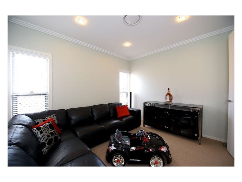 27 Perkins St, Calamvale QLD 4116