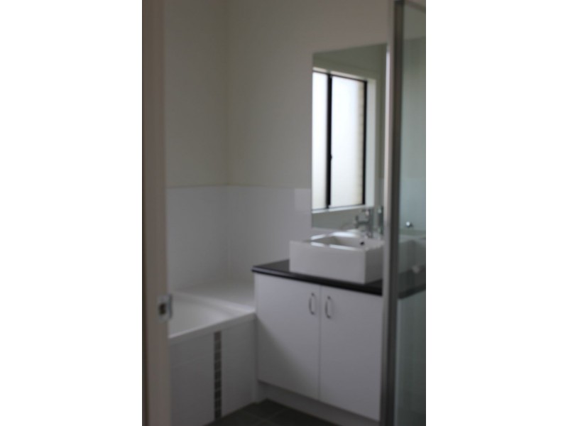 42b Michael David Dr, Warner QLD 4500