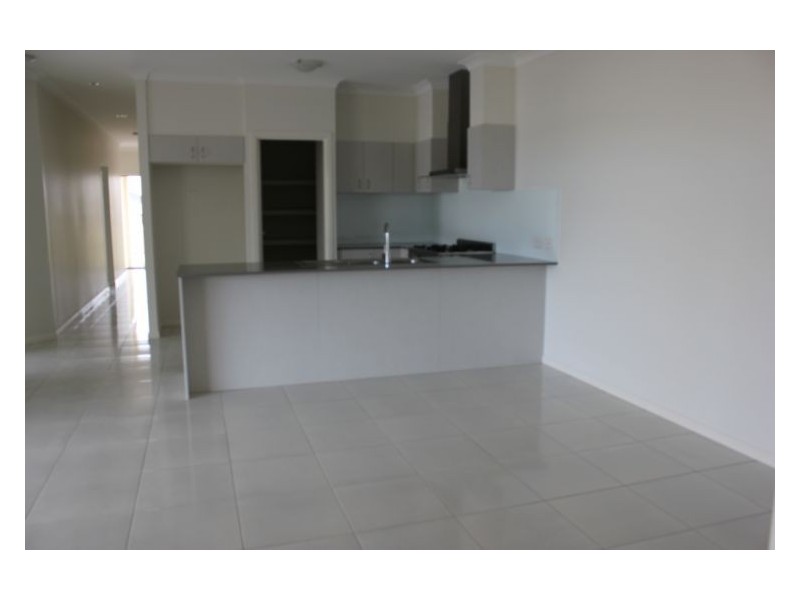 42b Michael David Dr, Warner QLD 4500