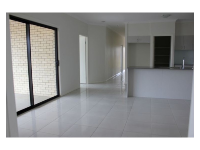 42b Michael David Dr, Warner QLD 4500