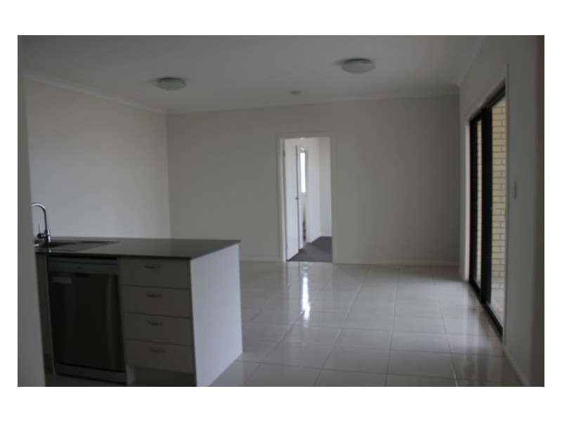 42b Michael David Dr, Warner QLD 4500