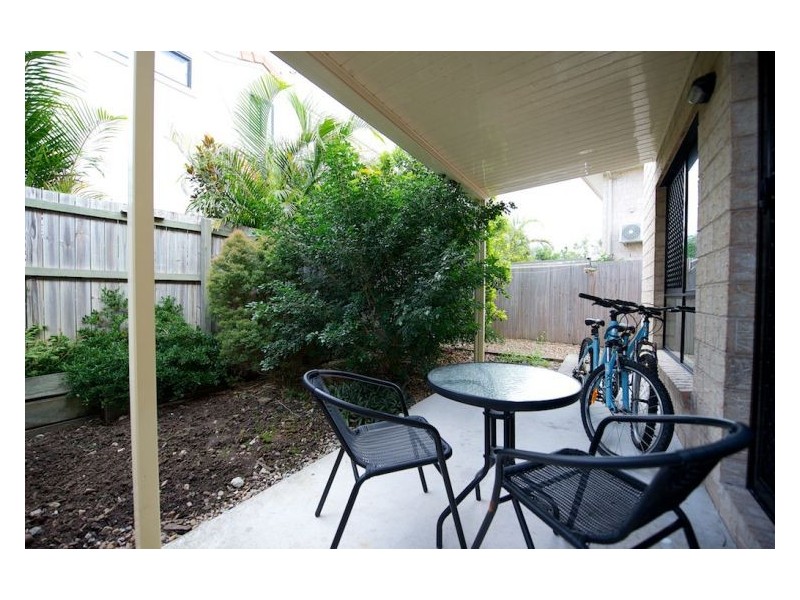 2/18 Diane Ct., Calamvale QLD 4116