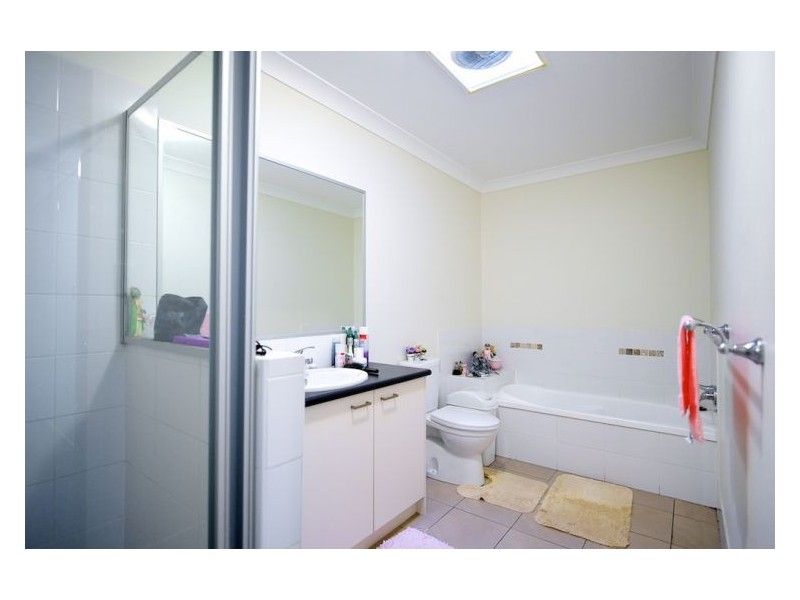 2/18 Diane Ct., Calamvale QLD 4116