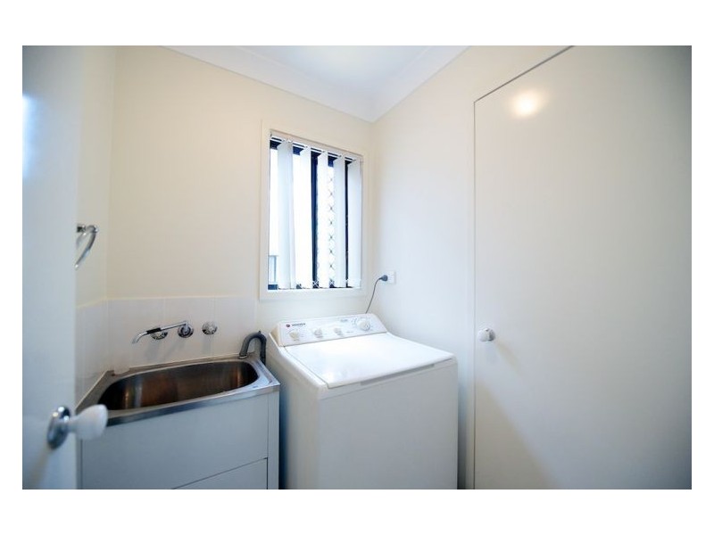 2/18 Diane Ct., Calamvale QLD 4116