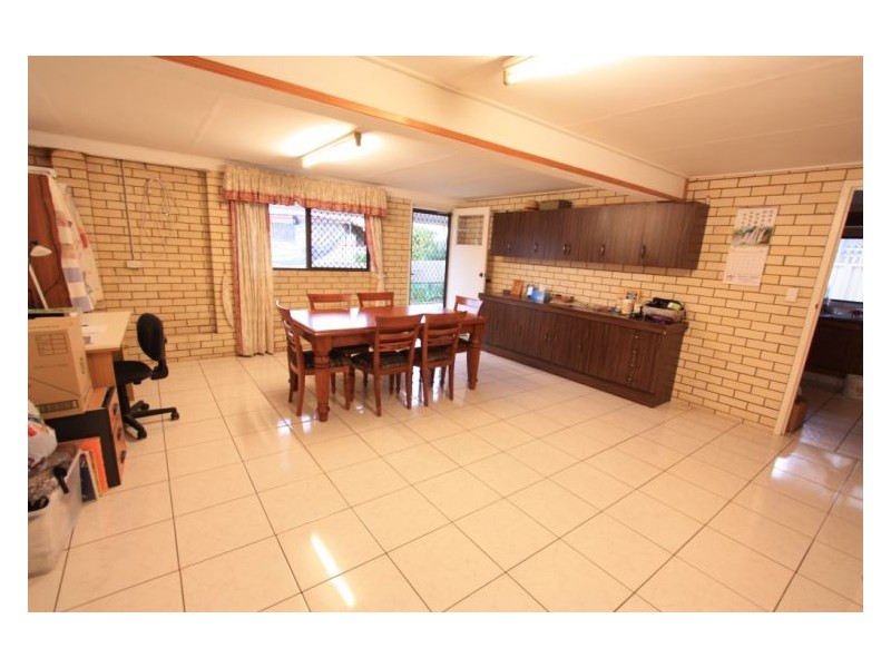 10 Nandina St, Macgregor QLD 4109