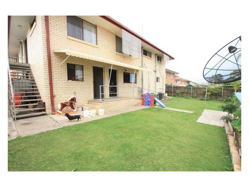 10 Nandina St, Macgregor QLD 4109