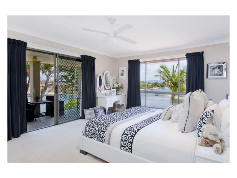 44 Markeri St, Mermaid Waters QLD 4218